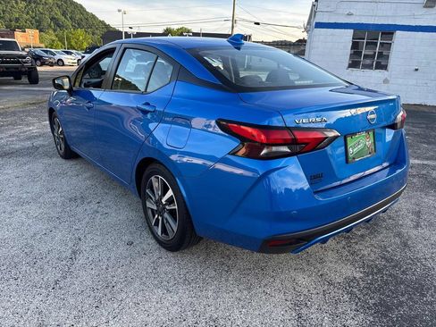 Used 2023 Nissan Versa SV FWD image 3