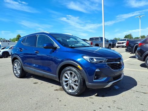 Used 2023 Buick Encore GX Essence w/ Experience Buick Package FWD image 3