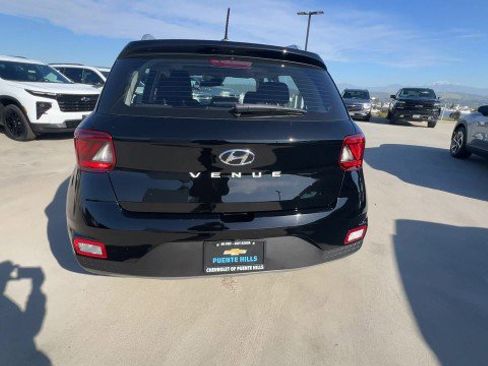 Used 2025 Hyundai Venue SEL image 7