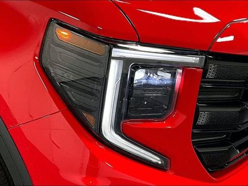 Used 2023 GMC Sierra 1500 Elevation image 27