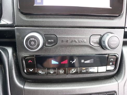 Used 2025 RAM ProMaster 2500 w/ Convenience Group FWD image 22
