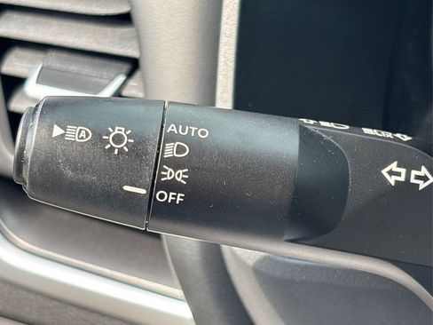 Used 2023 Nissan Rogue SV w/ SV Premium B Package image 26