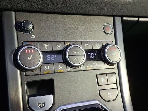 Used 2019 Land Rover Range Rover Evoque SE Premium image 25