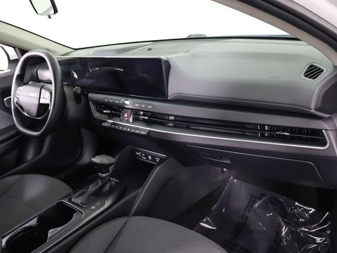 Used 2025 Kia K4 FWD image 26