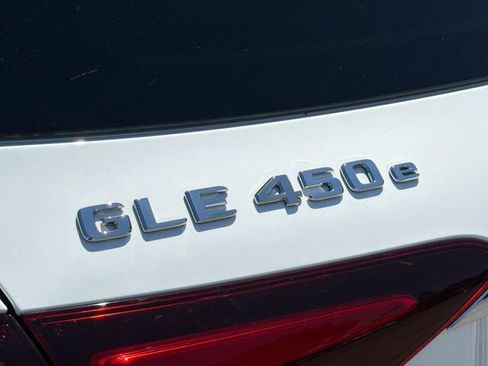 Used 2025 Mercedes-Benz GLE 450e 4MATIC w/ Driver Assistance Package image 34