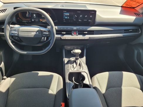 Used 2025 Kia K4 FWD image 9