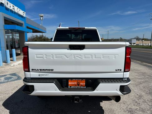 Used 2024 Chevrolet Silverado 2500 LTZ w/ LTZ Plus Package image 11