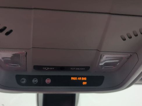 Used 2018 Chevrolet Equinox LS image 31