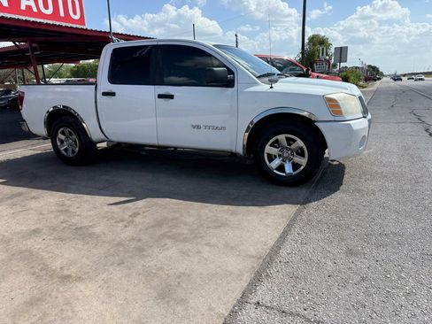 Used 2005 Nissan Titan XE image 4