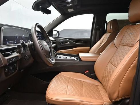 Used 2022 Cadillac Escalade ESV Sport w/ LPO, ONYX Package AWD/4WD image 7