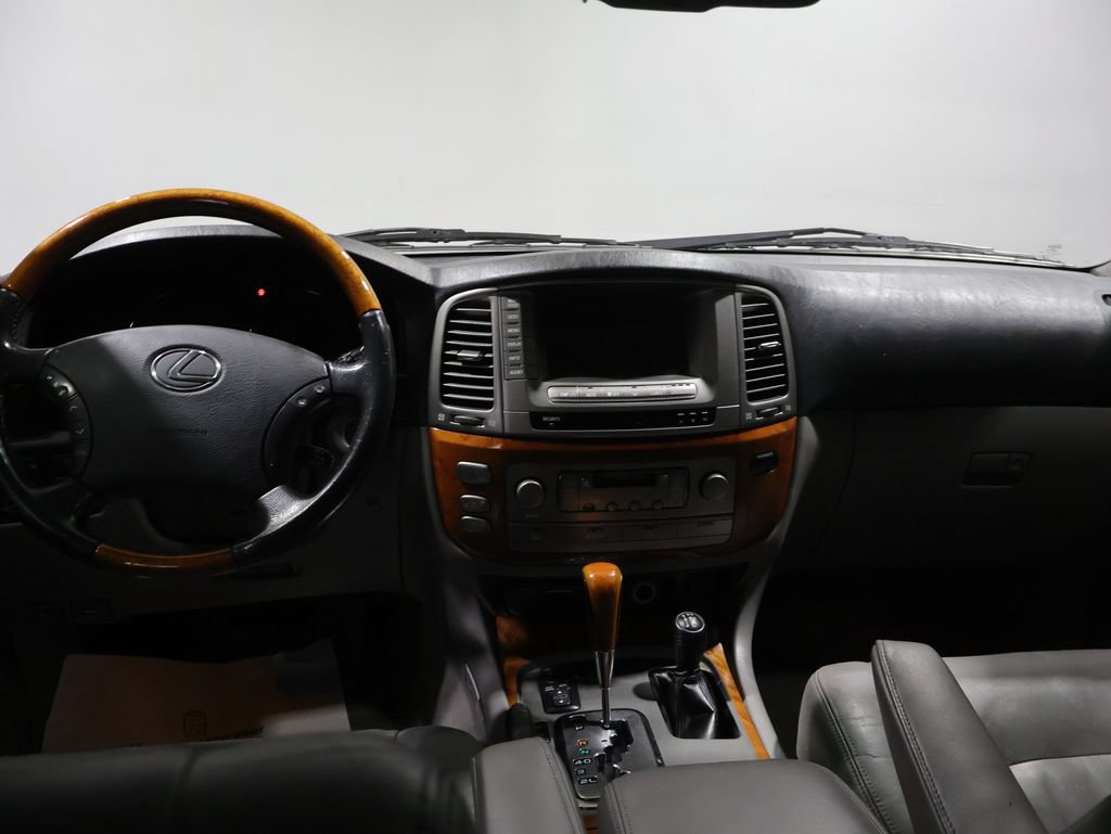 Used 2007 Lexus LX 470 4WD w/ Preferred Accessory Pkg image 17