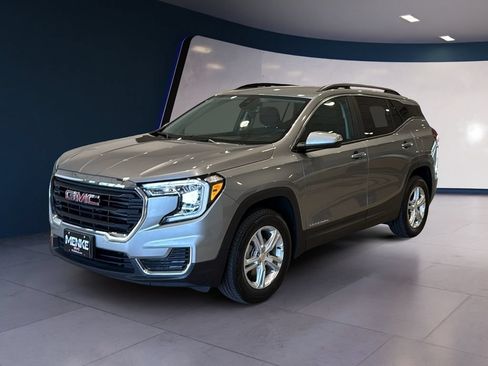 Used 2023 GMC Terrain SLE w/ Driver Convenience Package AWD/4WD image 3