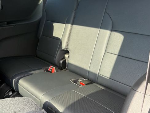 New 2026 Chevrolet Traverse High Country w/ LPO, Floor Liner Package AWD/4WD image 12