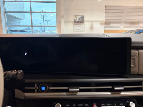 Used 2025 Hyundai Santa Fe SEL image 17