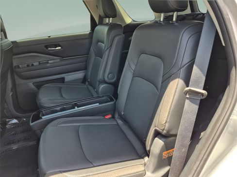 Certified 2024 Nissan Pathfinder SL w/ SL Premium Package AWD/4WD image 20