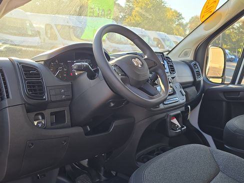 Used 2025 RAM ProMaster 2500 w/ Storage Group image 13