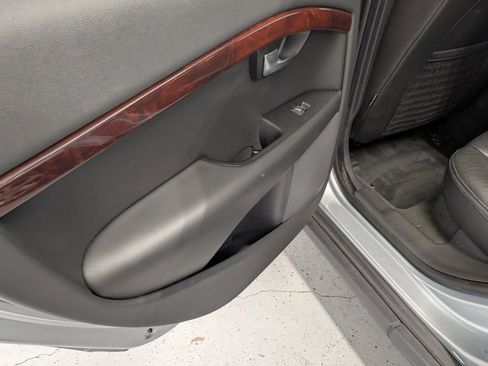 Used 2008 Volvo XC70 3.2 image 26