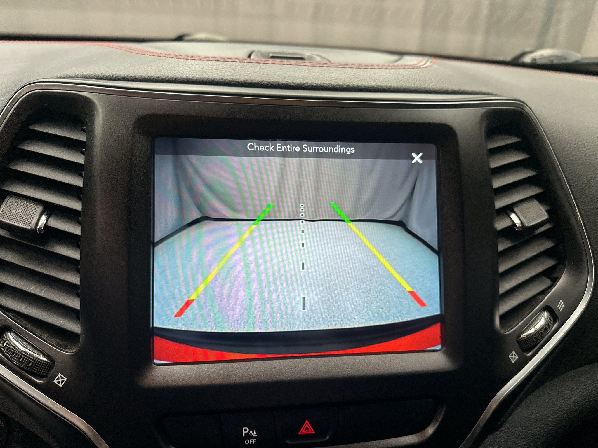 Used 2019 Jeep Cherokee Trailhawk w/ Comfort/Convenience Group AWD/4WD image 10
