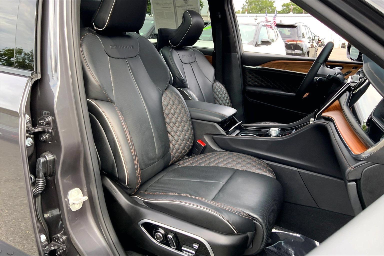 Certified 2025 Jeep Grand Cherokee L Summit AWD/4WD image 7