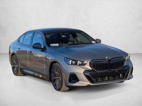 New 2026 BMW 550e xDrive image 7