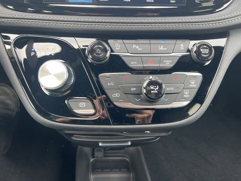 New 2026 Chrysler Pacifica Select image 31