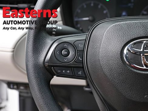 Used 2023 Toyota Corolla Cross L AWD/4WD image 14