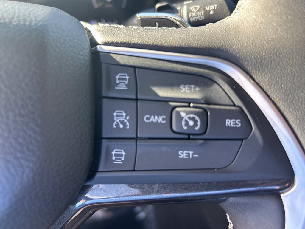 Used 2023 Jeep Grand Cherokee L Laredo AWD/4WD image 44