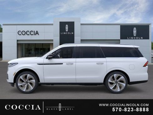 New 2026 Lincoln Navigator L Black Label AWD/4WD image 3