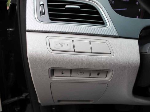 Used 2017 Hyundai Sonata SE FWD image 14