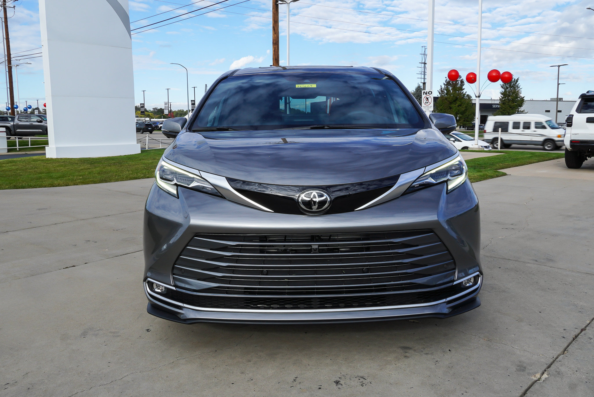 New 2026 Toyota Sienna Platinum AWD/4WD image 3