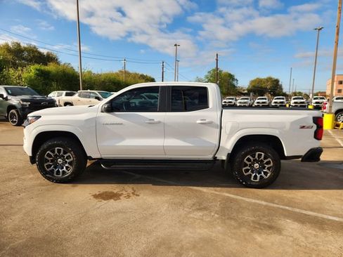 Used 2025 Chevrolet Colorado Z71 w/ Z71 Convenience Package 2 image 4