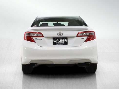 Used 2013 Toyota Camry SE image 4