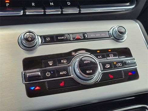 Used 2024 Lincoln Aviator 2WD w/ Premium Package image 21