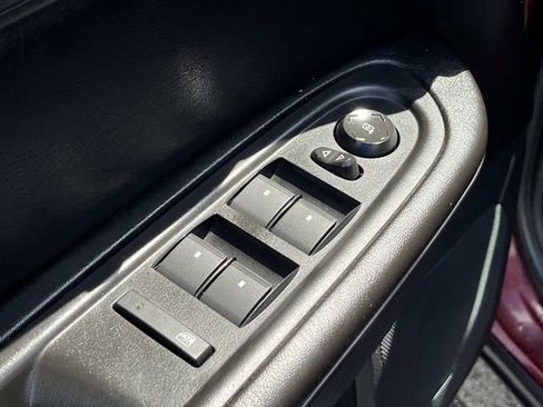 Used 2017 Chevrolet Traverse LT w/ Style and Technology Package FWD image 28