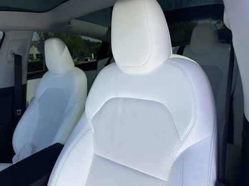 Used 2024 Tesla Model 3 Standard Range image 22