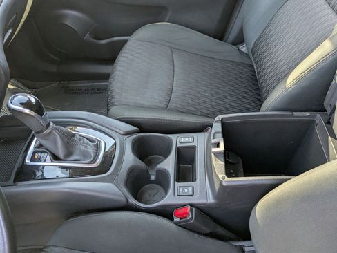 Used 2020 Nissan Rogue SV image 27