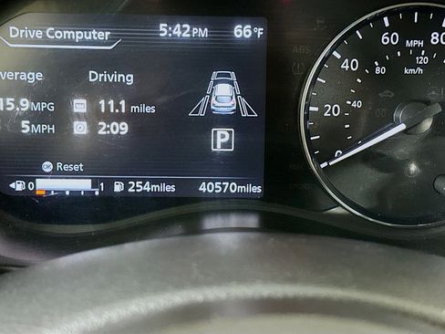 Used 2024 Nissan Kicks SV image 19