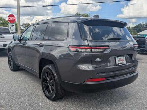 Used 2025 Jeep Grand Cherokee L Altitude AWD/4WD image 6