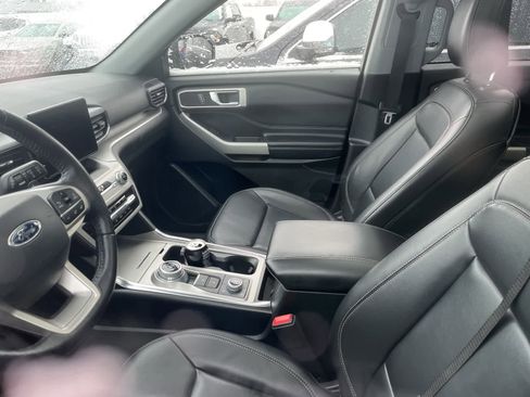 Used 2021 Ford Explorer XLT w/ Equipment Group 202A image 26