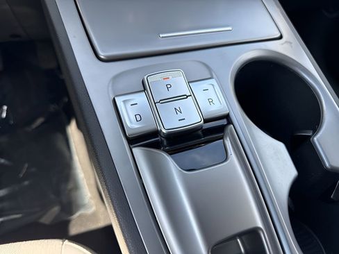 Used 2023 Hyundai Kona SE image 16