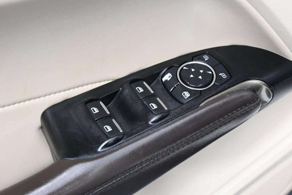 Used 2019 Lincoln MKC Select w/ Select Plus Package FWD image 14