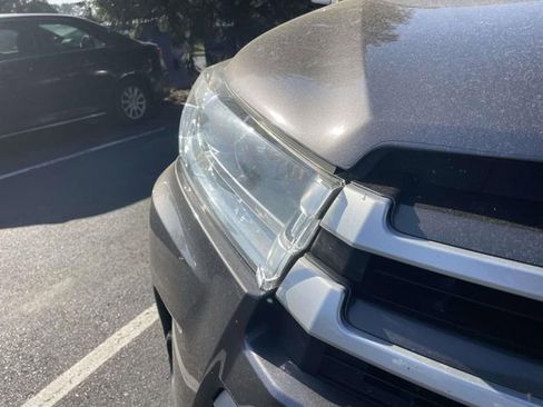 Used 2017 Toyota Highlander XLE FWD image 4