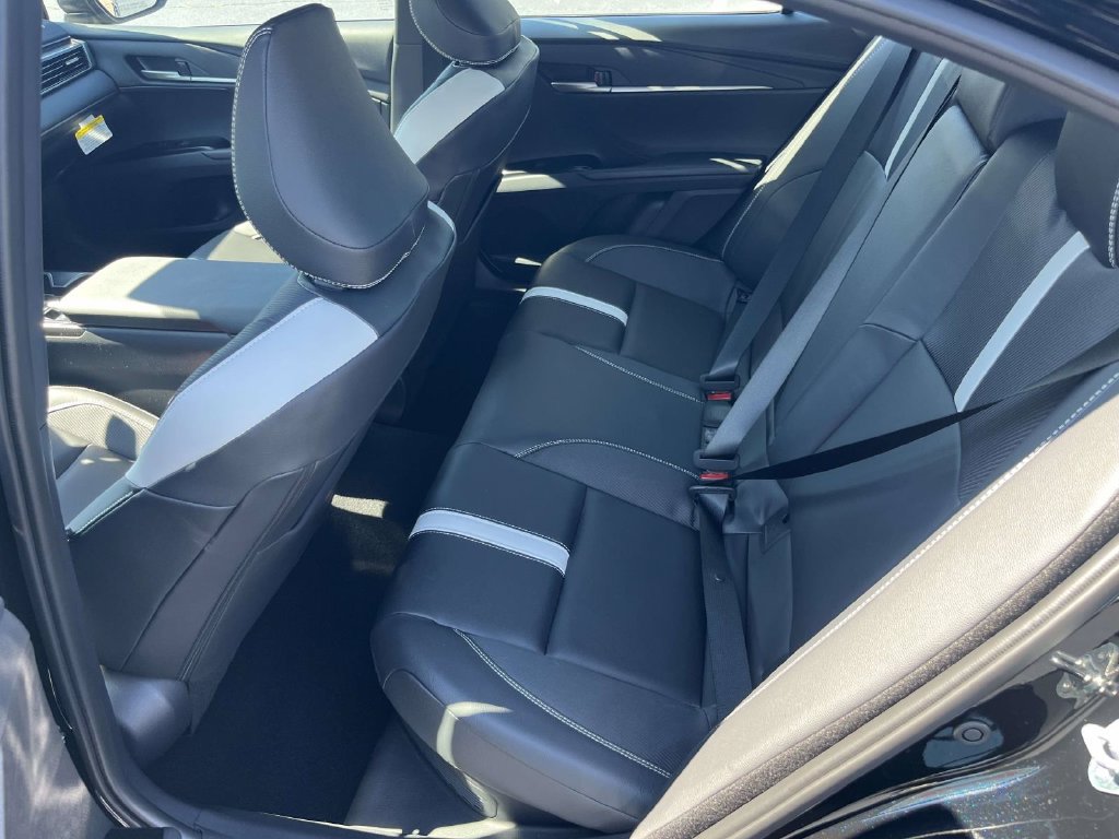 New 2026 Toyota Camry Hybrid FWD image 9
