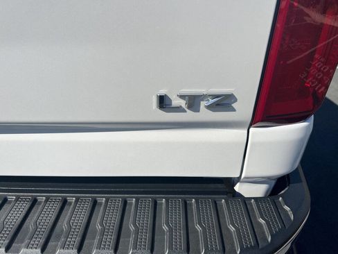 Used 2021 Chevrolet Silverado 2500 LTZ w/ LTZ Premium Package image 17