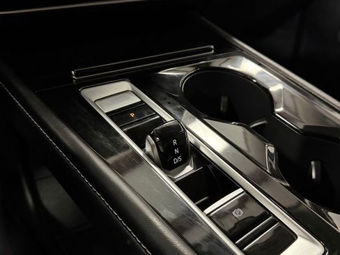 Used 2024 Volkswagen Atlas SE image 21