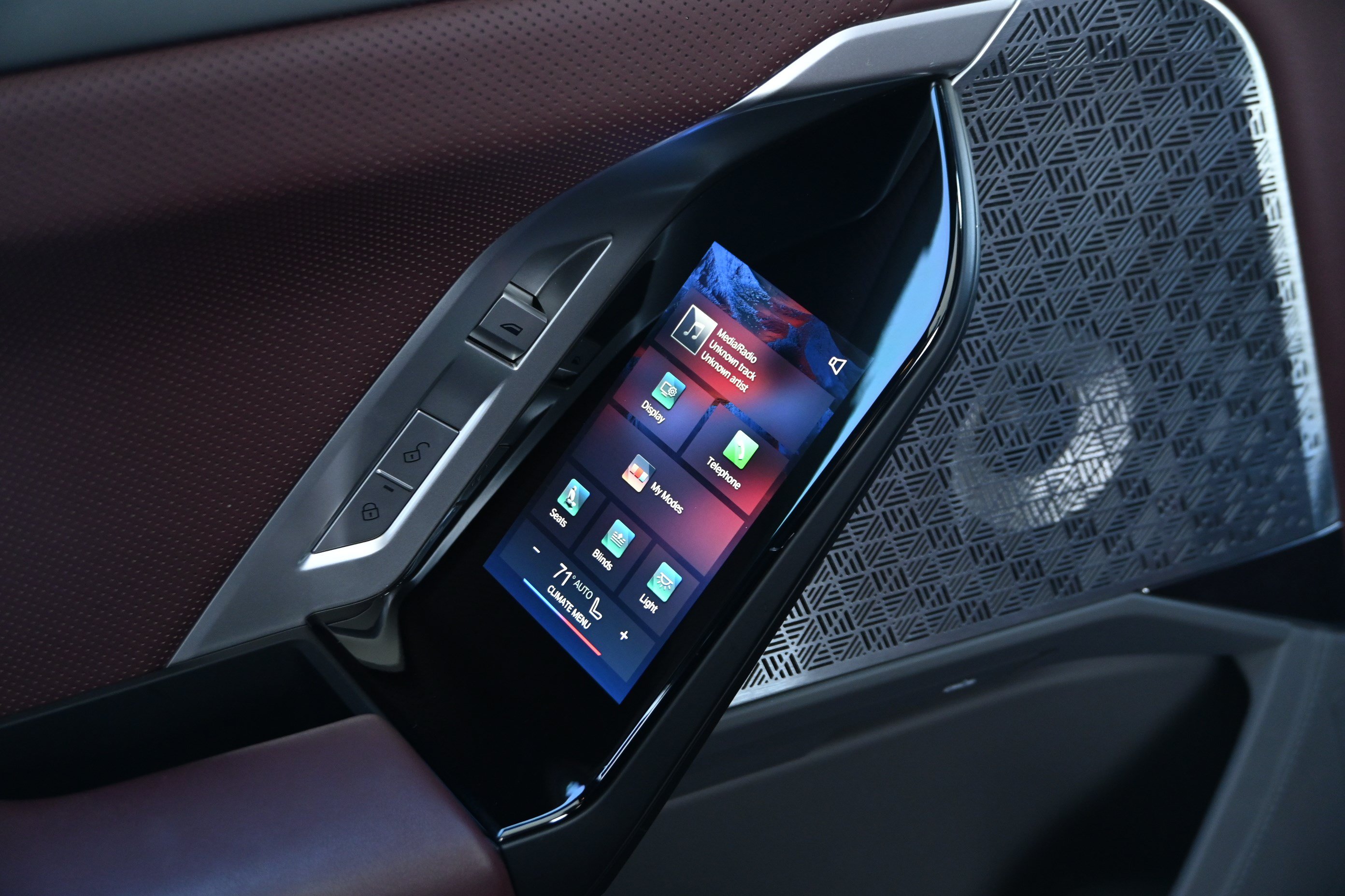 Certified 2023 BMW i7 xDrive60 AWD/4WD image 23