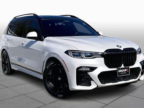 Used 2022 BMW X7 M50i image 2