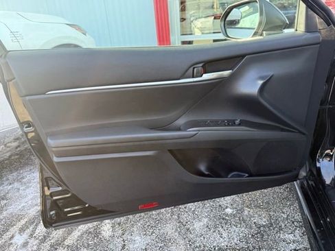 Used 2023 Toyota Camry SE image 15