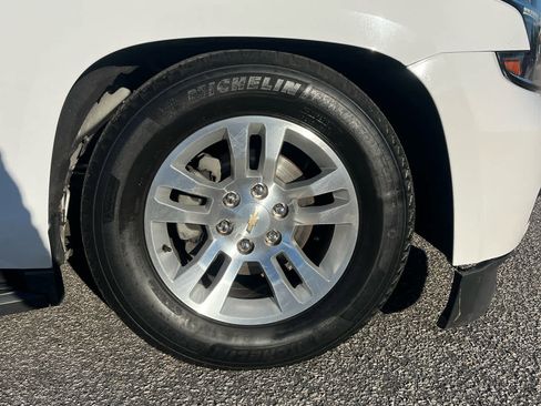 Used 2018 Chevrolet Suburban LT image 37