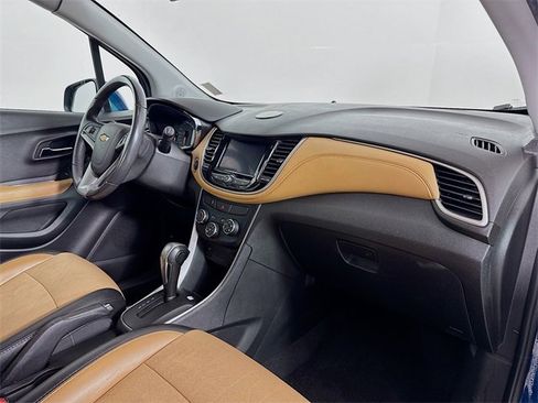 Used 2020 Chevrolet Trax LT w/ Driver Confidence Package image 27